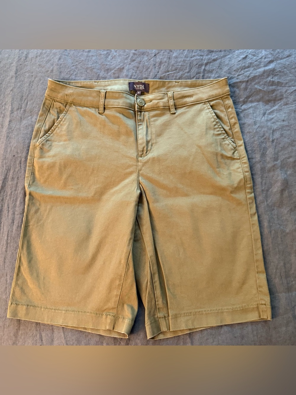 NYDJ Bermuda Shorts in Stretch Twill Bay Leaf